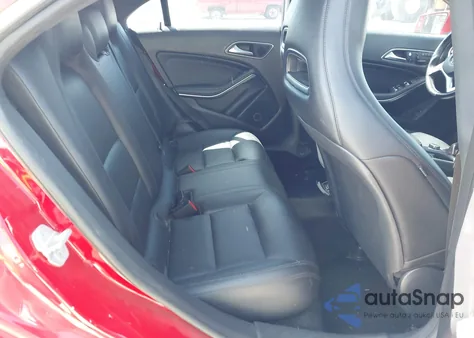 2014 Mercedes-Benz Cla 250 z USA, uszkodzony, nr VIN WDDSJ4EBXEN043297